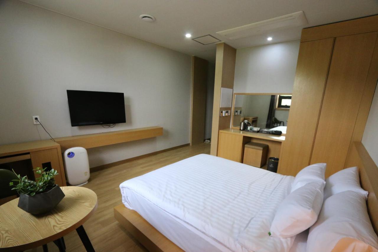 Daedunsan Hotel Wanju ภายนอก รูปภาพ