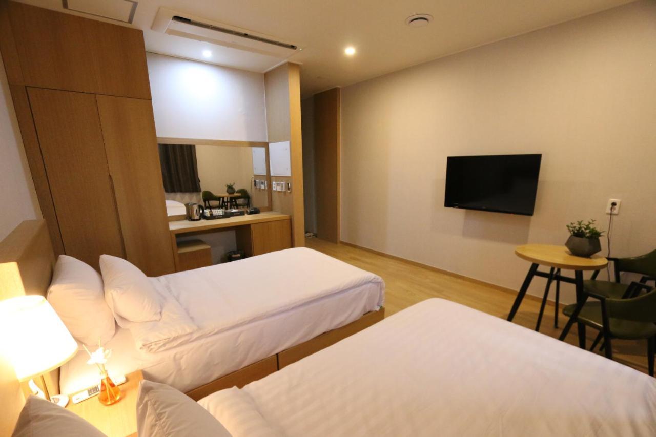 Daedunsan Hotel Wanju ภายนอก รูปภาพ